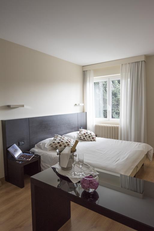 Hotel Serenella Baveno Bagian luar foto