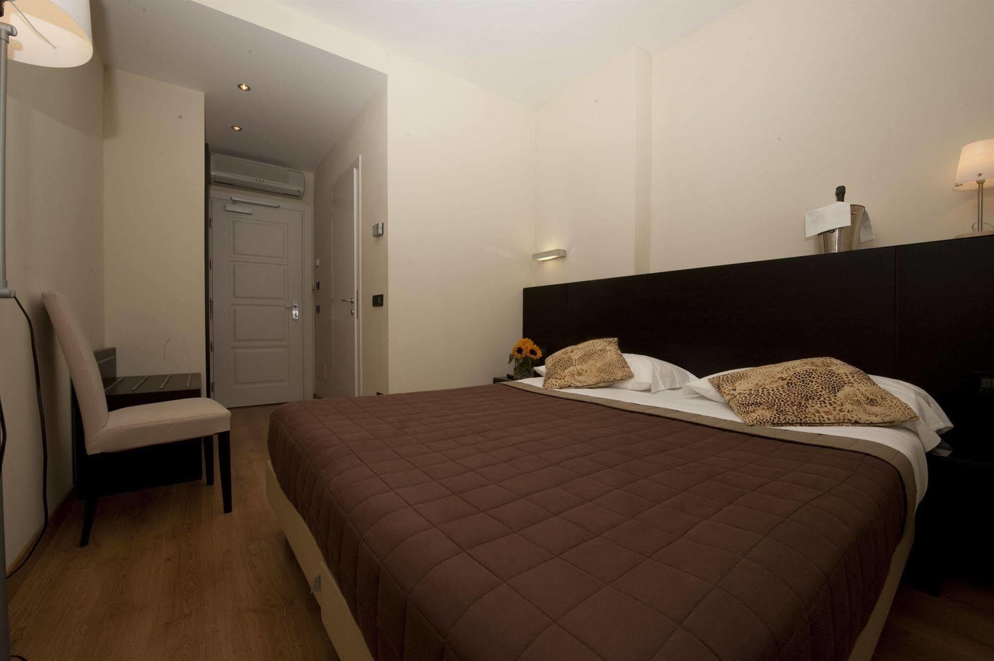 Hotel Serenella Baveno Bagian luar foto
